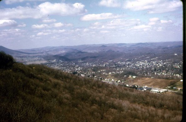 s1_003_WVFromVAWVBorderNearBluefield