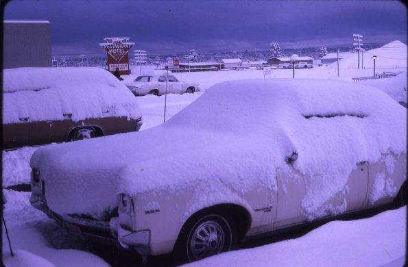 s1_016_AfterSnowstormAtFlaggstaffMyCar