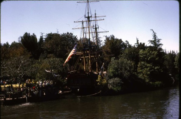 s2_008_TheColumbiaIsDockFrontierland