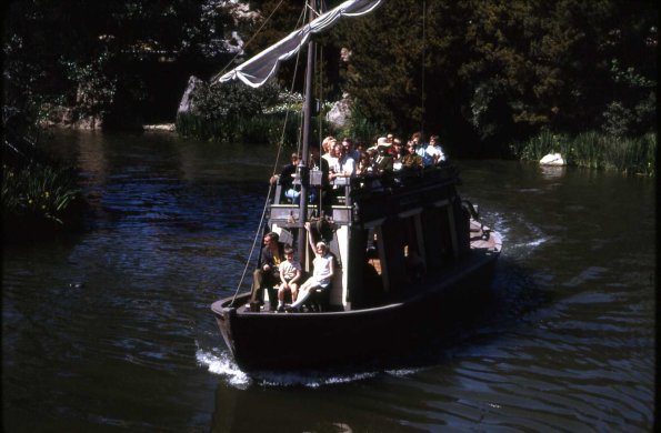 s2_011_AMikeFinkKealboatFrontierland