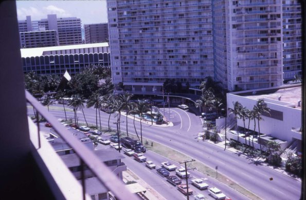 s3_003_EntranceToIlikaiHotelOnAlamoanaBlvdFromMyApt