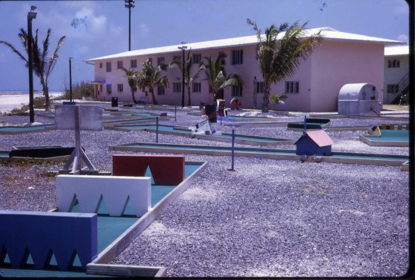 s5_041_MiniatureGolf036